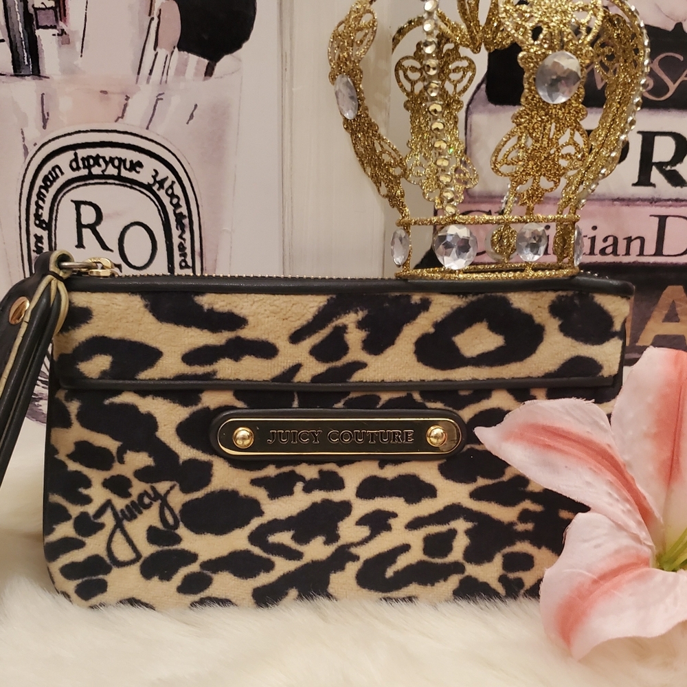 Juicy Couture Leopard Velour Wristlet!*Vintage*